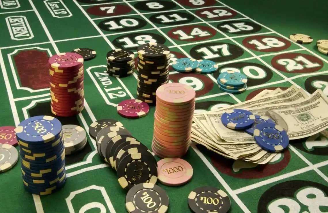 Live baccarat and blackjack rooms on the mwbet Casino platform